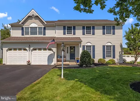 94 Chancery Rd, Langhorne, PA 19047