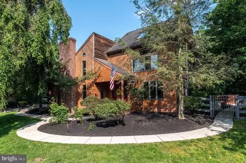 905 Deerfield Ln, Doylestown, PA 18901