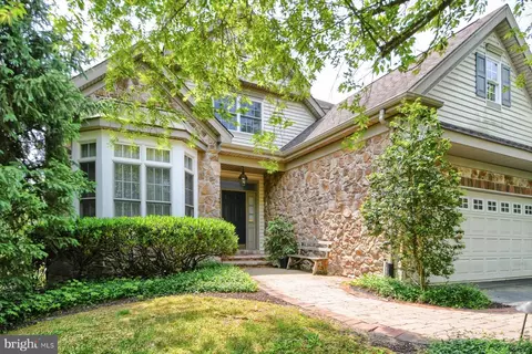 609 Den Ln, New Hope, PA 18938
