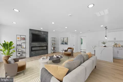 832 Orchard Ave, Southampton, PA 18966