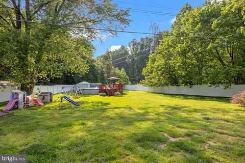 35 Long Loop Rd, Levittown, PA 19056 photo 27