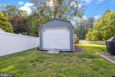 35 Long Loop Rd, Levittown, PA 19056 photo 23
