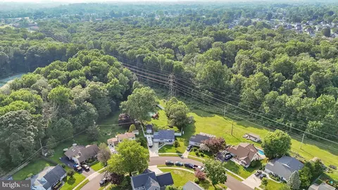 35 Long Loop Rd, Levittown, PA 19056 photo 38