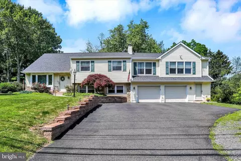 143 Brittany Dr, Chalfont, PA 18914