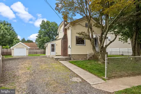 222 Neshaminy Rd, Croydon, PA 19021