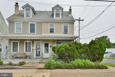 701 Corson St, Bristol, PA 19007