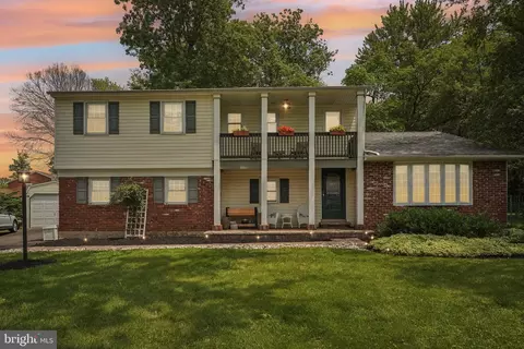 2360 Chip Pt, Warrington, PA 18976