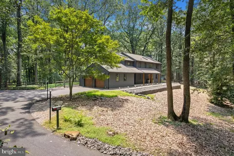 5653 Private Dr, Doylestown, PA 18901