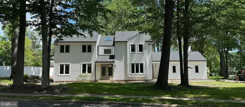 402 Ramsey Rd, Yardley, PA 19067
