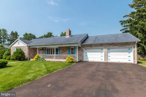 88 Hickory Dr, Quakertown, PA 18951