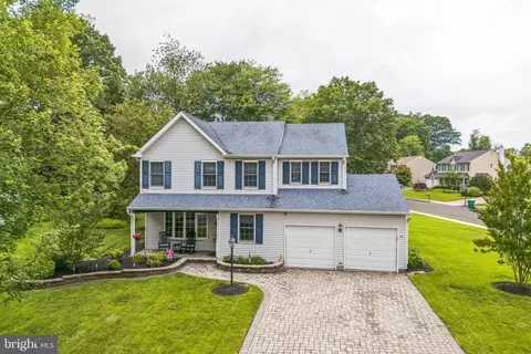 25 Angela Ave, Morrisville, PA 19067
