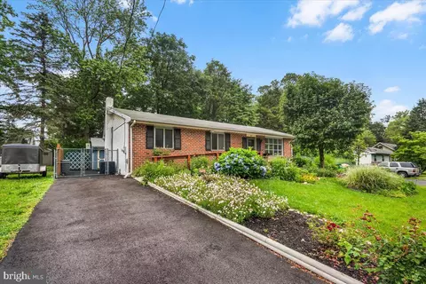 2149 Dixon Ave, Croydon, PA 19021 photo 3