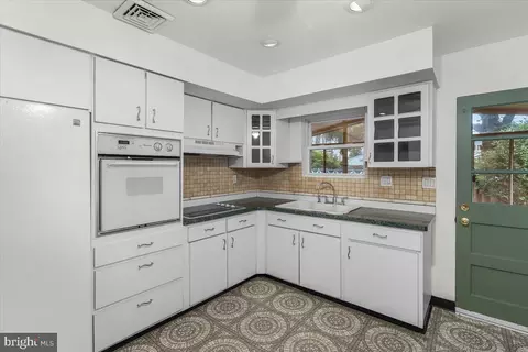 2149 Dixon Ave, Croydon, PA 19021 photo 10