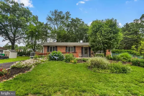 2149 Dixon Ave, Croydon, PA 19021