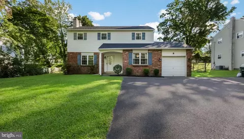 448 W Bristol Rd, Southampton, PA 18966