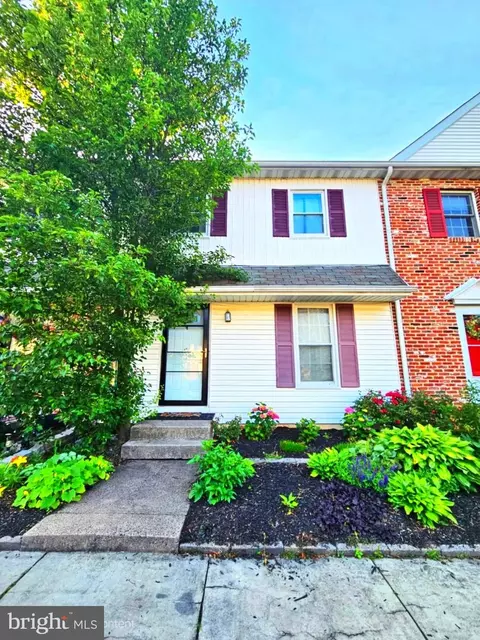 4 Washington Sq, Doylestown, PA 18901