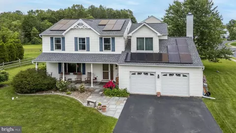 1051 Glen Manor Dr, Quakertown, PA 18951