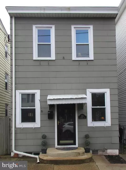 216 Dorrance St, Bristol, PA 19007