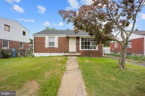 2301 Airacobra St, Levittown, PA 19057