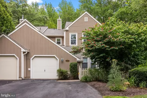 330 Rowantree Cir, Yardley, PA 19067