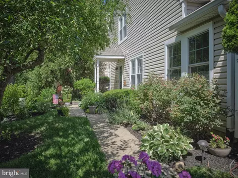 3307 Freemans Ln, Holland, PA 18966