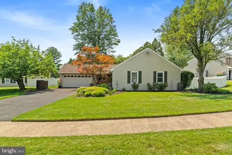24 Meridian Cir, Newtown, PA 18940