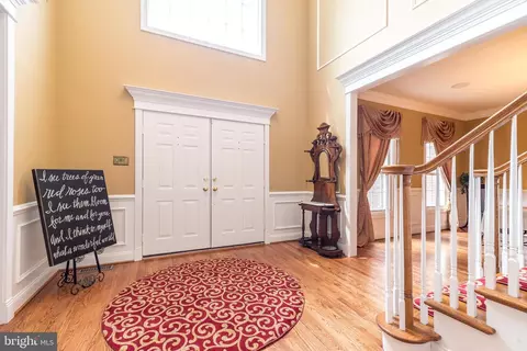 Entry Way - 5262 Bailey Ct E, Doylestown, PA 18902 photo 3 of 11