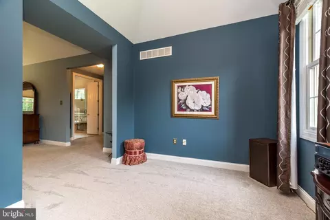 Entry Way - 5262 Bailey Ct E, Doylestown, PA 18902 photo 7 of 11