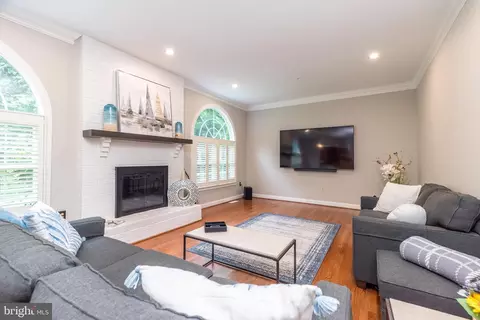 Living - 5262 Bailey Ct E, Doylestown, PA 18902 photo 2 of 2