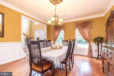 Dining - 5262 Bailey Ct E, Doylestown, PA 18902 photo 2 of 4