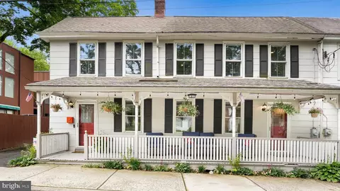 16 E Jefferson St, Newtown, PA 18940
