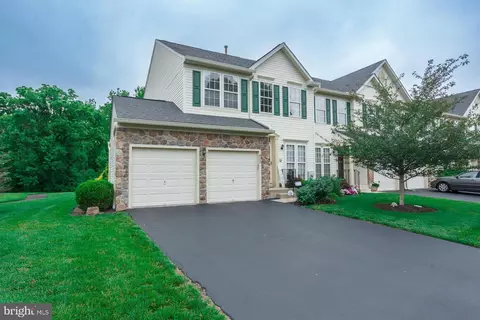 802 Geranium Dr, Warrington, PA 18976