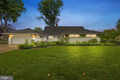 65 Silverspruce Rd, Levittown, PA 19056