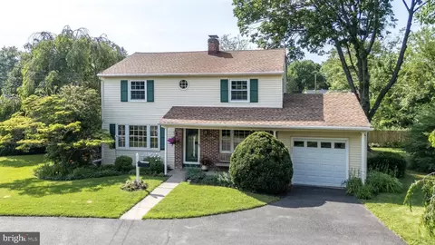 559 Maple Ave, Doylestown, PA 18901