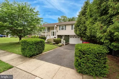 709 Parmentier Rd, Warminster, PA 18974