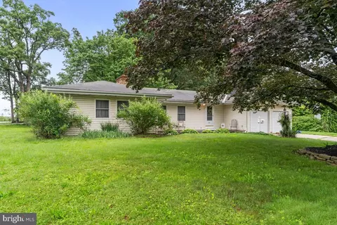 195 N Washington St, Telford, PA 18969