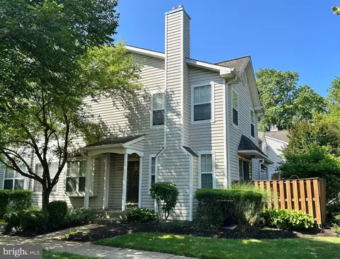 8202 Spruce Mill Dr, Morrisville, PA 19067