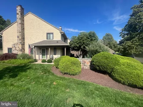 1590 Little Croft Ct, Yardley, PA 19067