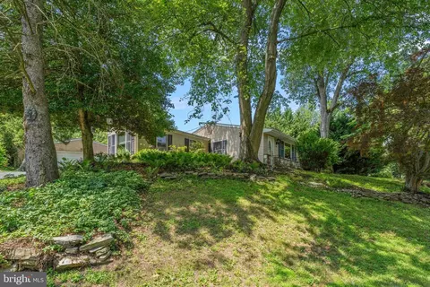 803 Libby Ln, Langhorne, PA 19053