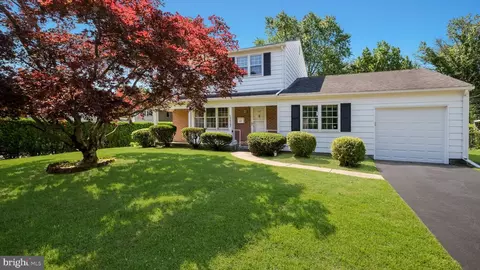237 Louise Dr, Morrisville, PA 19067
