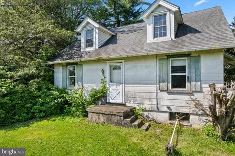 431 E Summit Ave, Telford, PA 18969