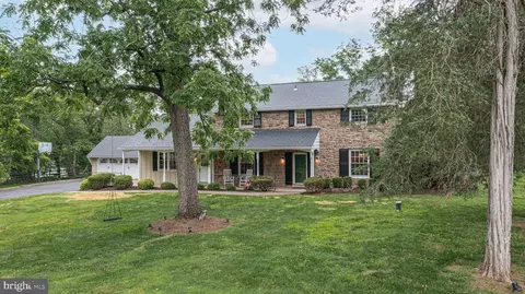 1184 Shannon Ln, Newtown, PA 18940