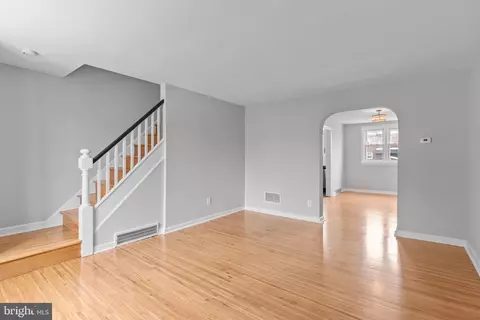 Entry Way - 814 4th Ave, Bristol, PA 19007 photo 1 of 2