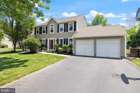 302 Frazer Dr, Yardley, PA 19067