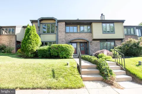 8 Garrison Pl, Newtown, PA 18940