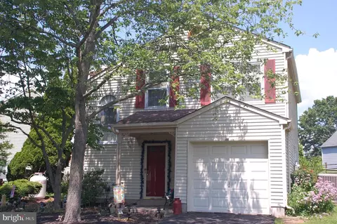 211 Village Green Ln, Telford, PA 18969