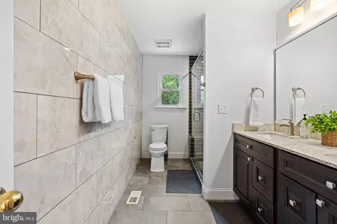 Bath - 114 Pine Ln E, Yardley, PA 19067 photo 1 of 1