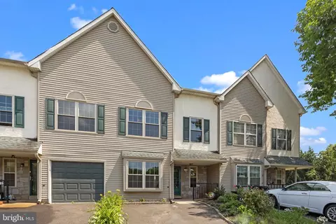 723 Dell Ct, Southampton, PA 18966