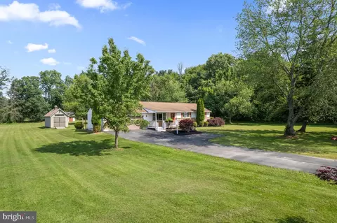 2535 Church Ln, Kintnersville, PA 18930