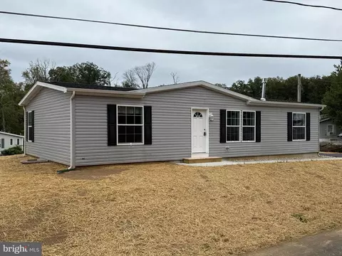 497 Roeder Ln, Sellersville, PA 18960